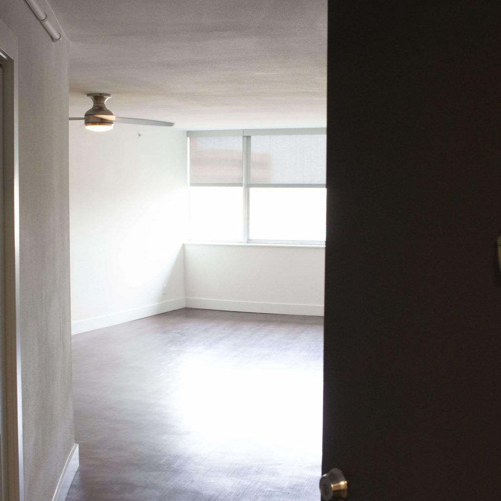 B3 LIVING ROOM